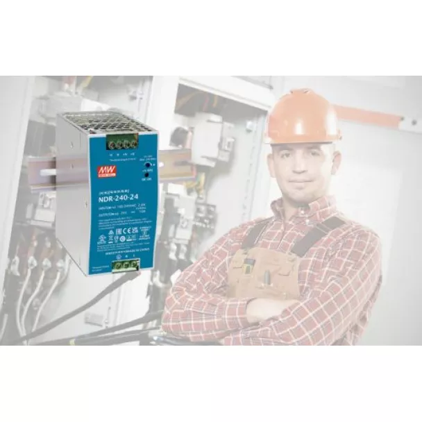 Do I Need to Fuse the Positive and Negative Sides of a 24VDC Floating Power Supply?